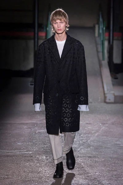 Look 61